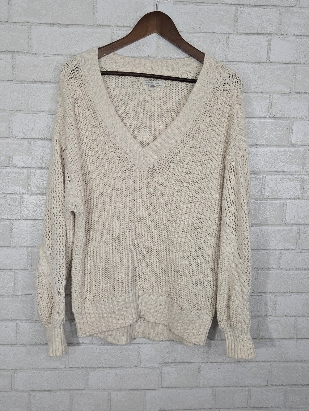 American Eagle‎ v-neck oversized open-knit sweater